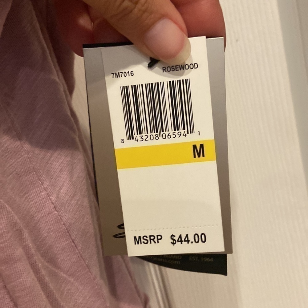 Light purplish-pink Seven 3/4 sleeve women’s v-neck shirt medium. NWT - Picture 4 of 6